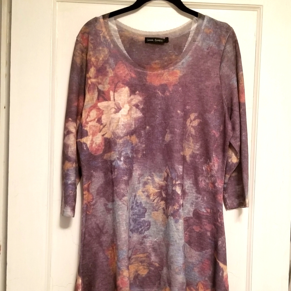 Casual Express floral tunic